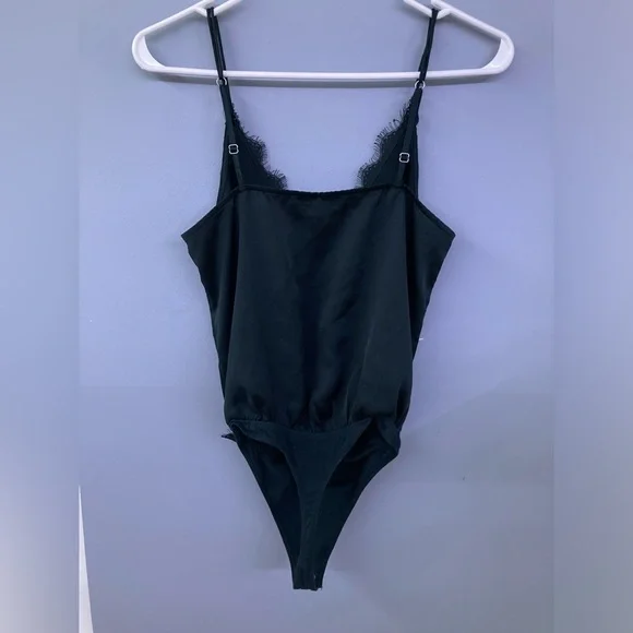 Abercrombie & Fitch Black Stain Floral Lace Sleeveless Bodysuit - Picture 8 of 10